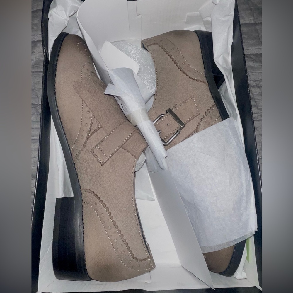 Design Lab Lord & Taylor Stone Leather Shoes - Picture 6 of 6